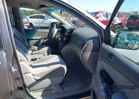 2005 Toyota Sienna Le from USA, damaged, VIN 5TDZA23C75S356391